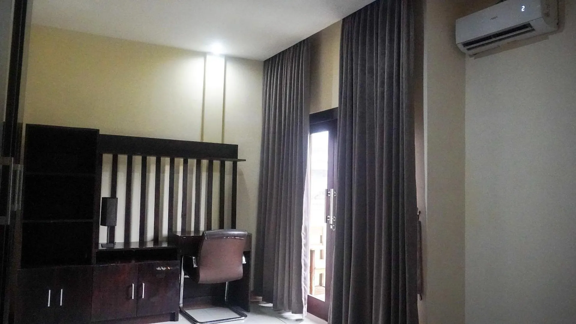 Bali 15 Land Guesthouse Kuta  Indonesia