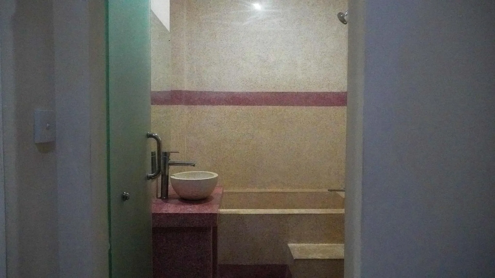 Bali 15 Land Guesthouse Kuta Lombok